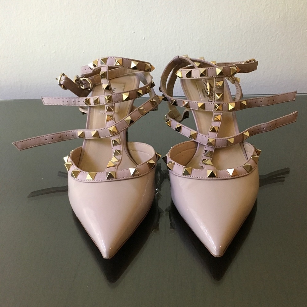 Authentic Valentino Rockstuds