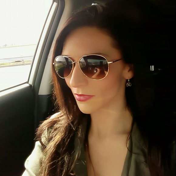 Meet your Posher, Tonya - Picture 1 of 1