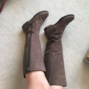 Exposed zipper riding boots 🐴