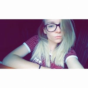 Meet your Posher, Kenzie