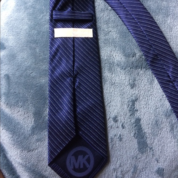 Blue stripped Michael Kors silk tie - Picture 1 of 3