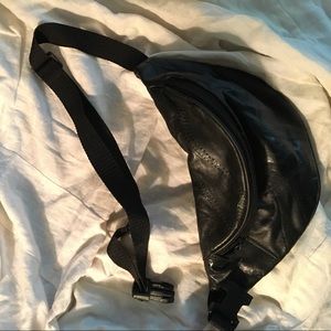 Unisex leather fanny pack
