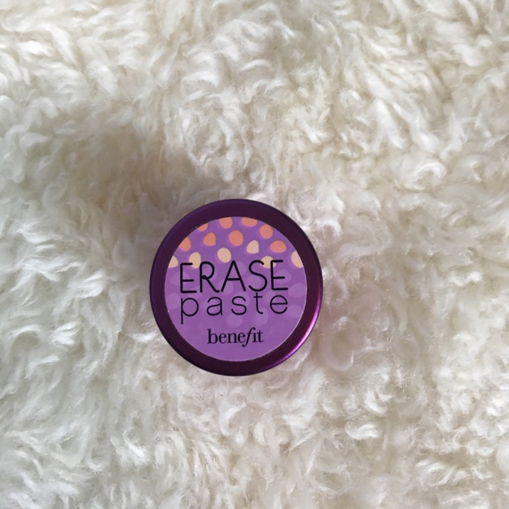 Benefit erase paste