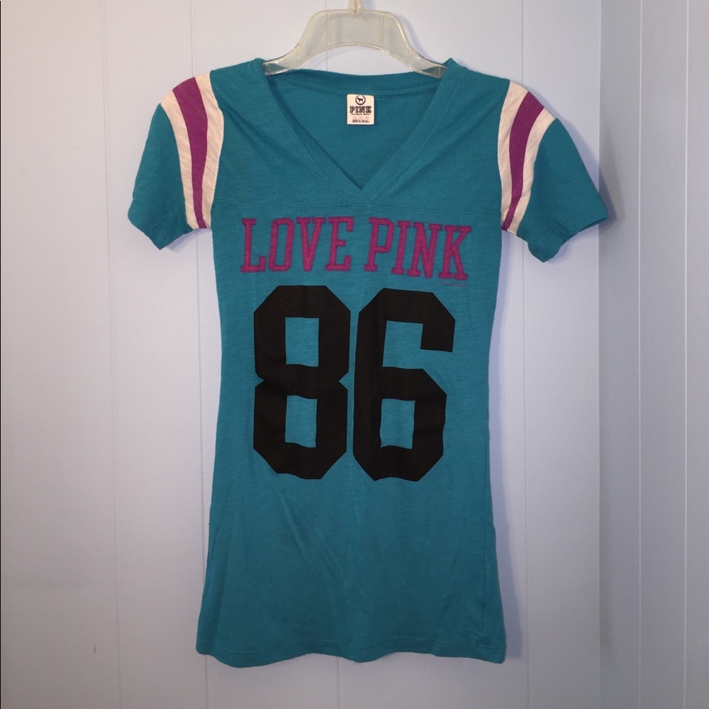 V-neck PINK t-shirt