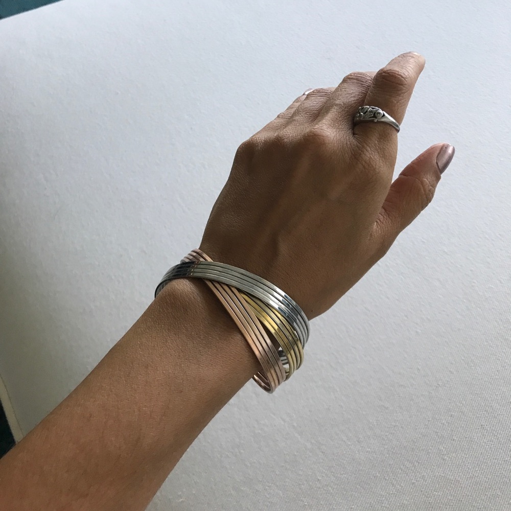 Tricolor rolling bangle bracelet