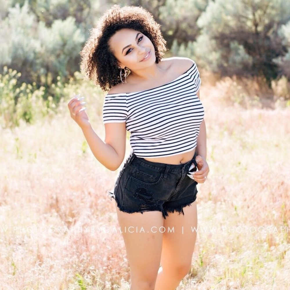 Meet your Posher, Simoñe