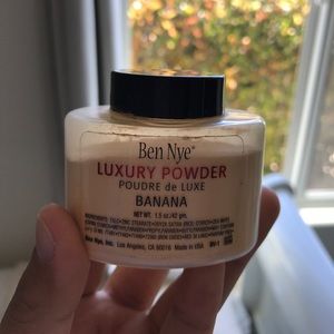 Ben Nye Banana Luxury Powder