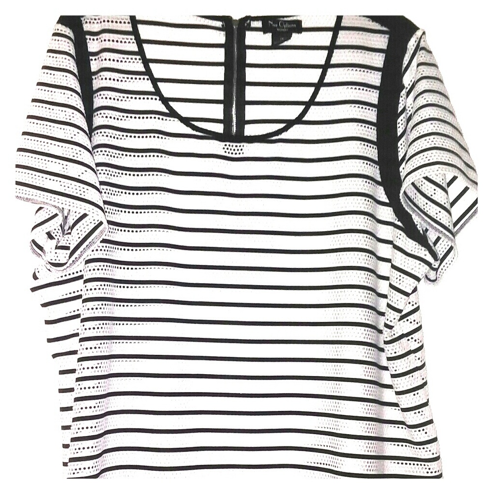 NWOT Nue Options 1XL Black & White Stripe Mesh Top