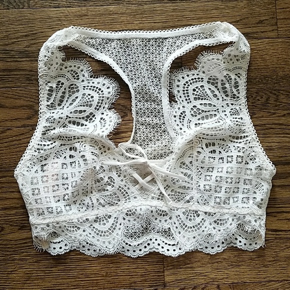 Victoria's Secret Other - NWT Victoria's Secret scallop lace up bralette