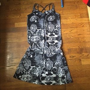 EUC Large Black & white running/athletic dress