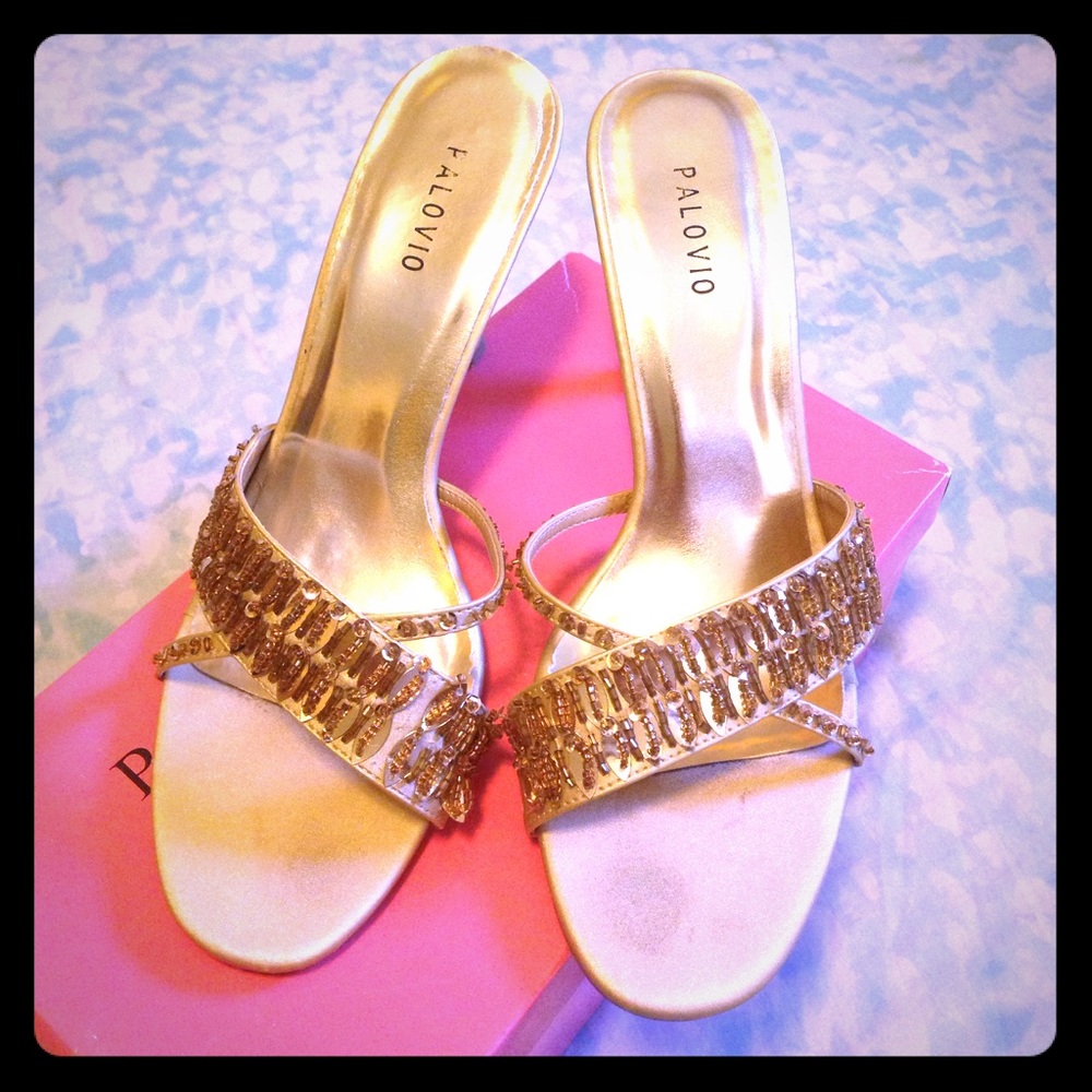 👠 SOLD 👠 Gold Palovio Heels