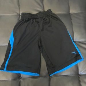 ✨boys puma shorts size small in youth✨