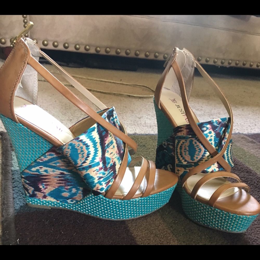 Brand-new sandals8 1/2 JUST FAB make A OFFER‼️