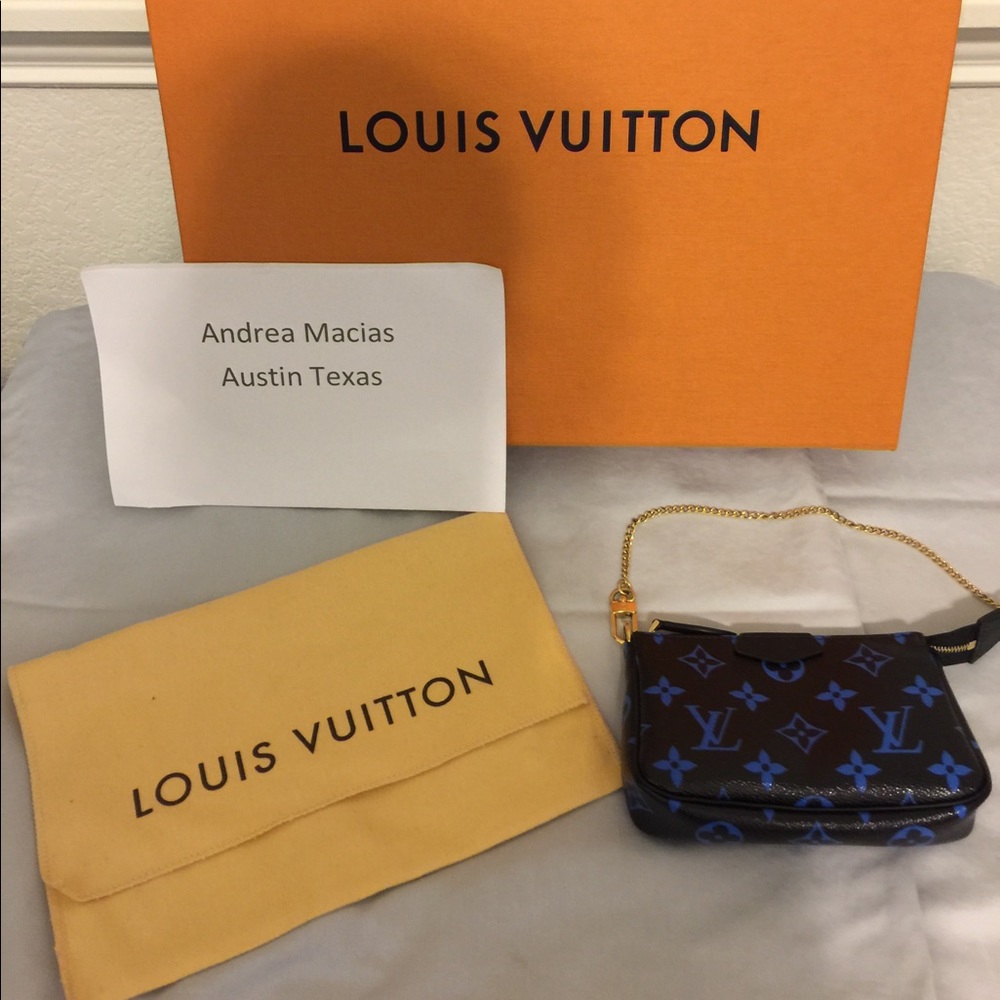 Sold 🎉  Authentic Louis Vuitton mini pochette