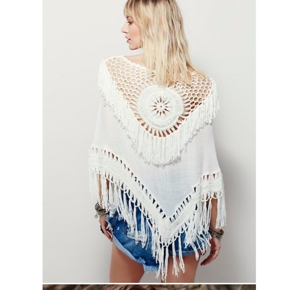 💙NEW💙 Loose Crochet Poncho Top in Blue or White - Picture 2 of 5