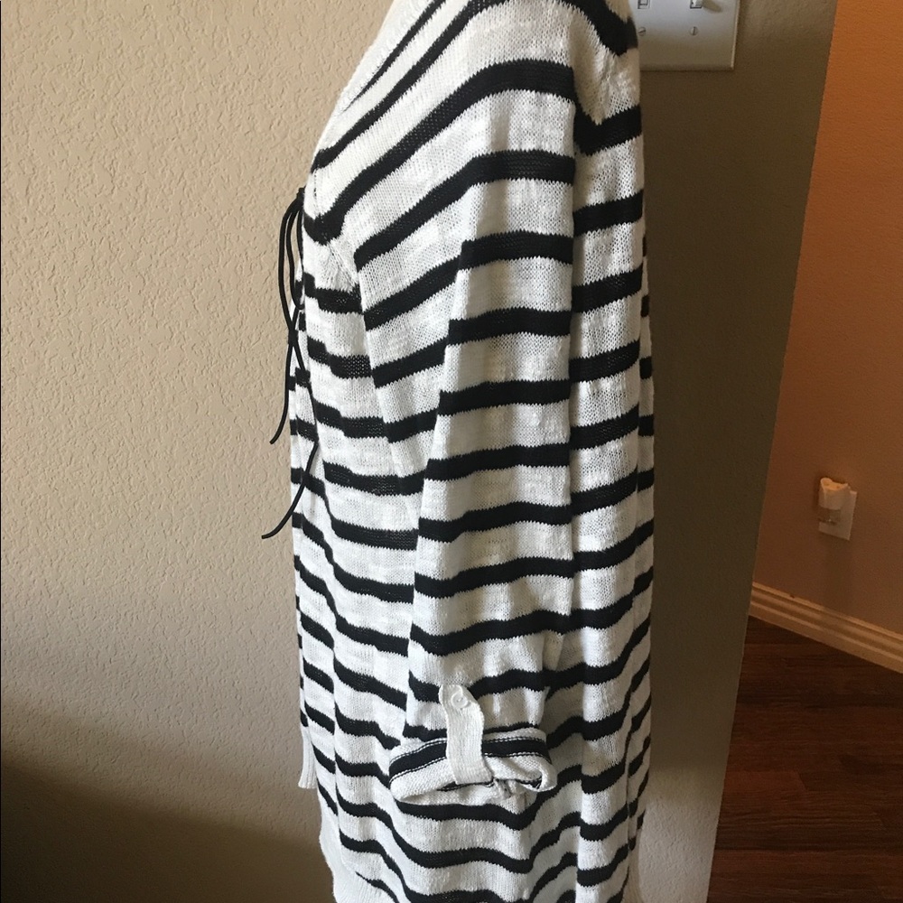 American Rag sweater - Picture 2 of 3