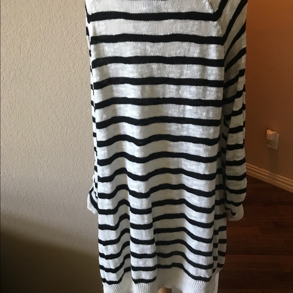 American Rag sweater - Picture 3 of 3
