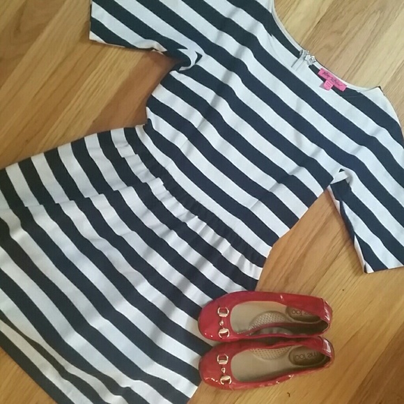 Betsey Johnson Dresses & Skirts - BETSEY JOHNSON Navy/wht striped dress 6