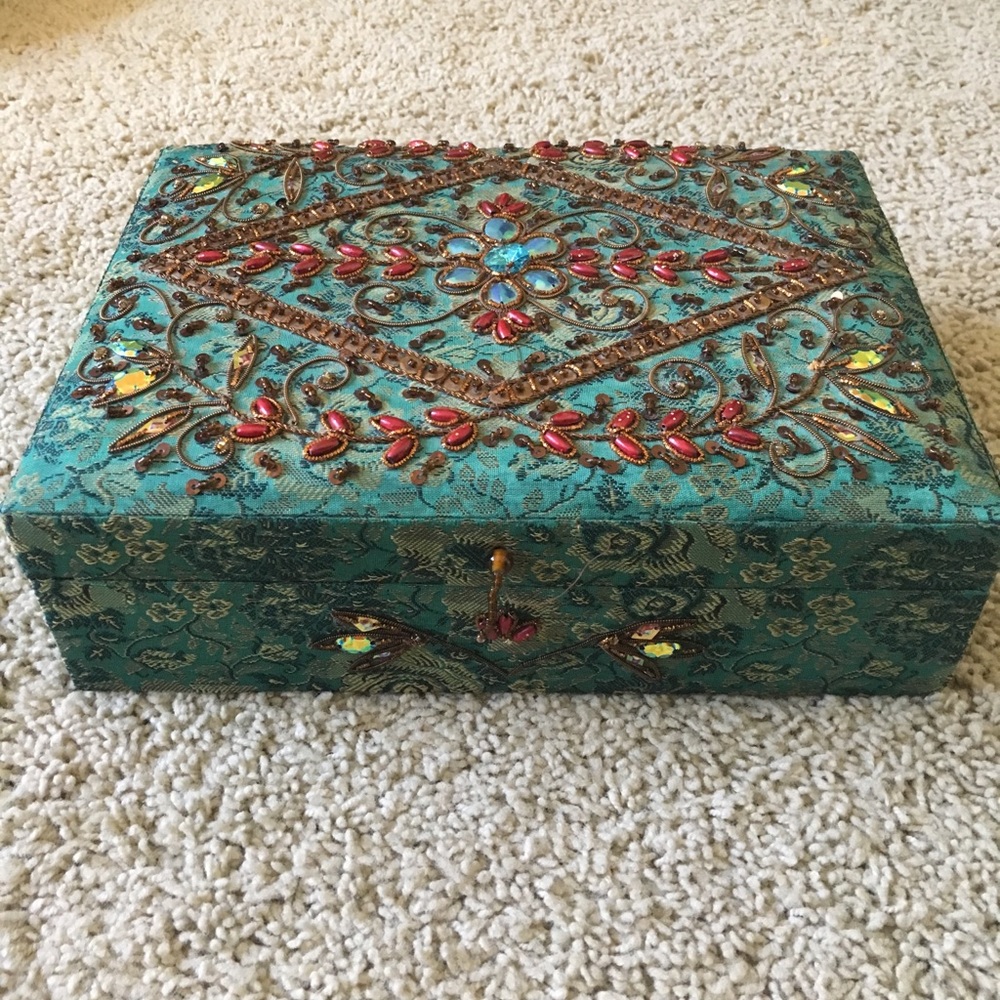 Fun and useful jewelery box