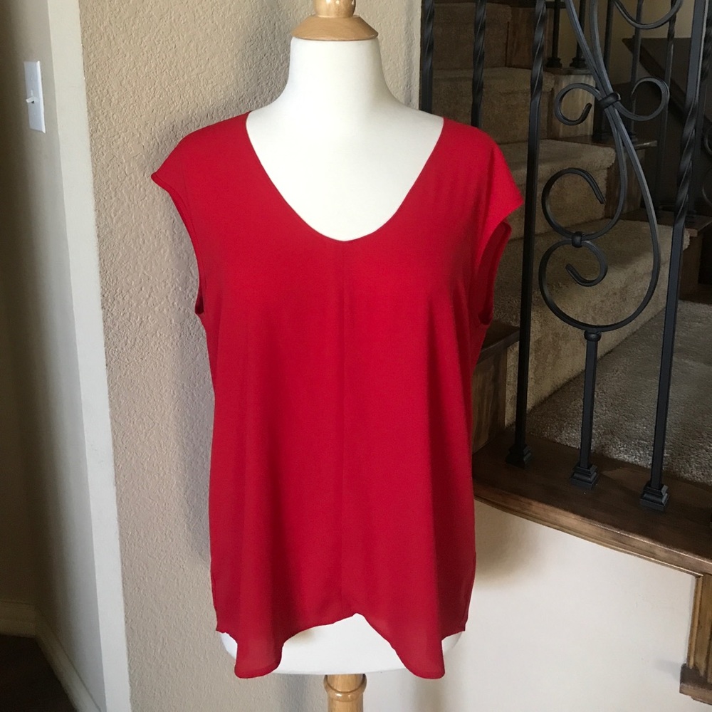 Short sleeve red top