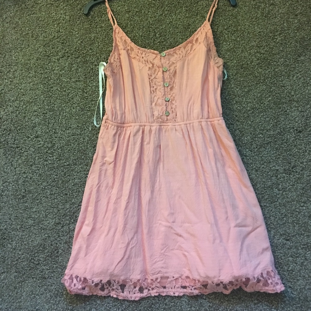 Adorable summery dress!