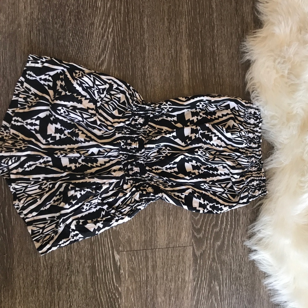 Patterned Romper 💅🏽 - Picture 1 of 3