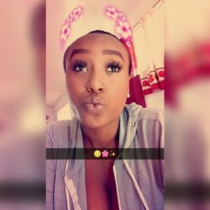 Meet your Posher, Dominique