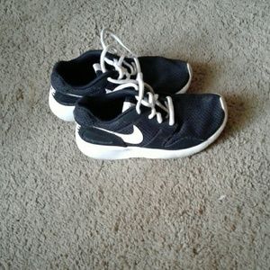 Boys nikes