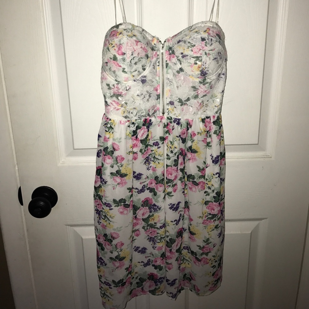 Strapless dress