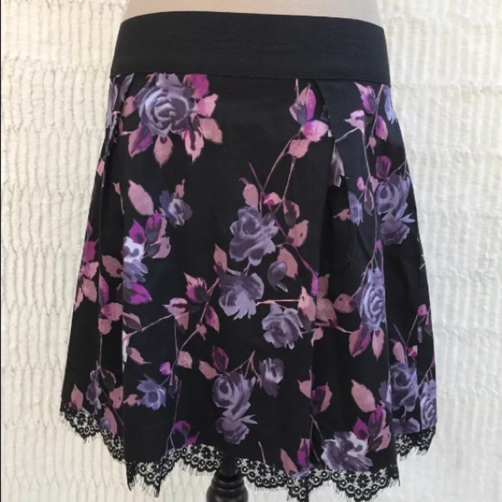 ELLE  womens Small black purple floral skirt