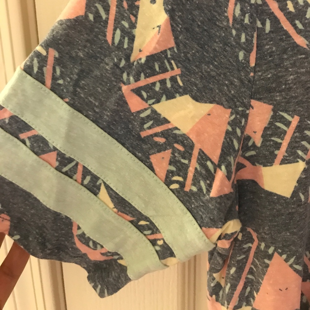 Lularoe Perfect Tee - Picture 2 of 2
