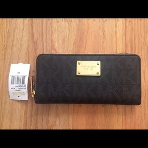 Michael Kors Jet Set Wallet