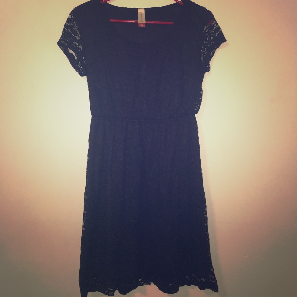Cute above knee black dress!