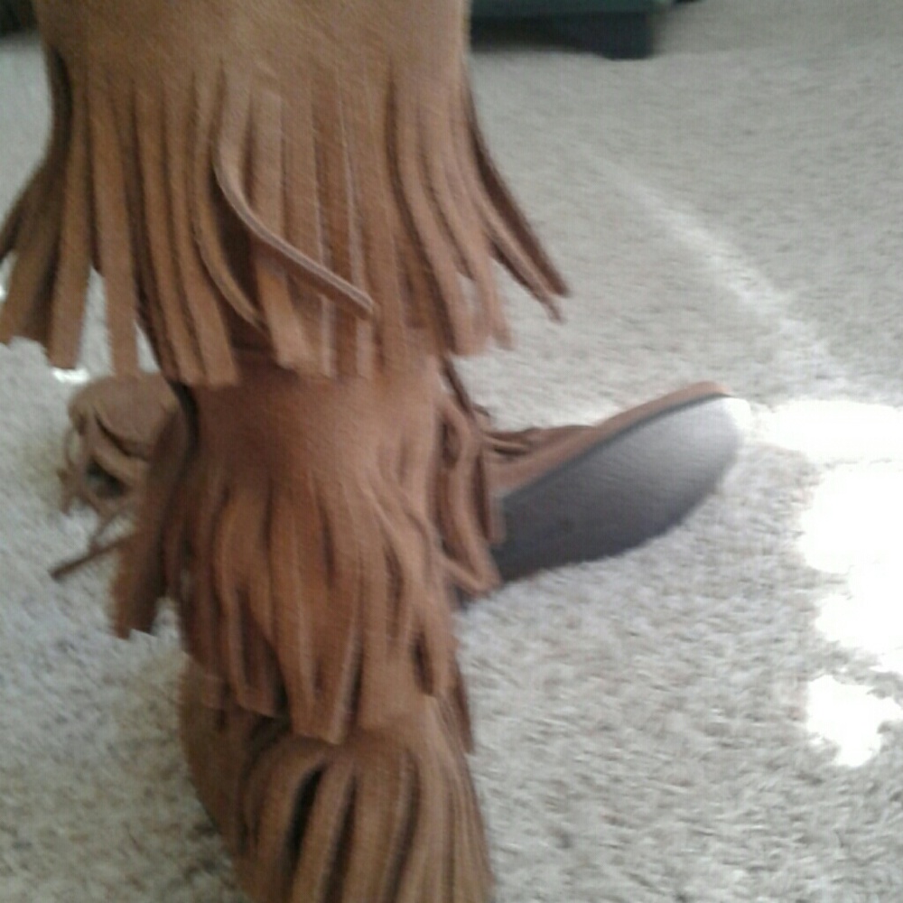 Boots - Picture 2 of 4