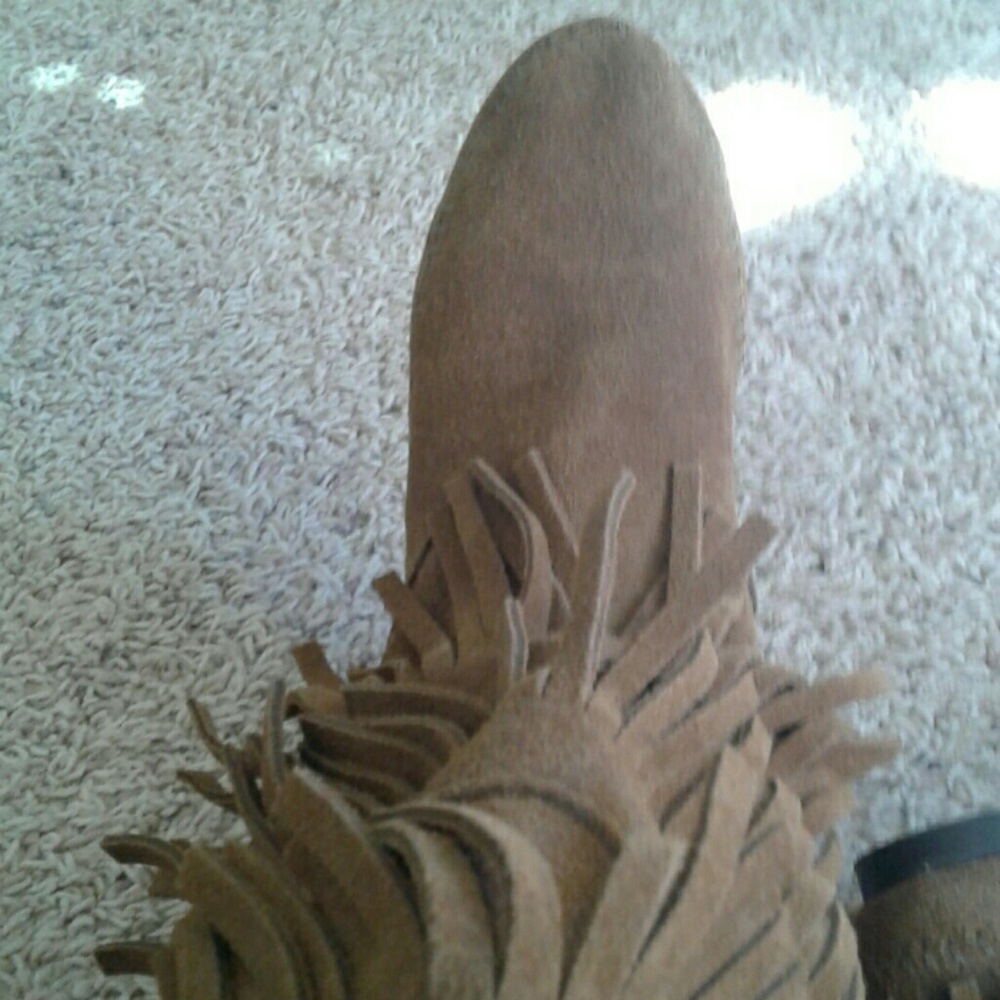 Boots - Picture 4 of 4