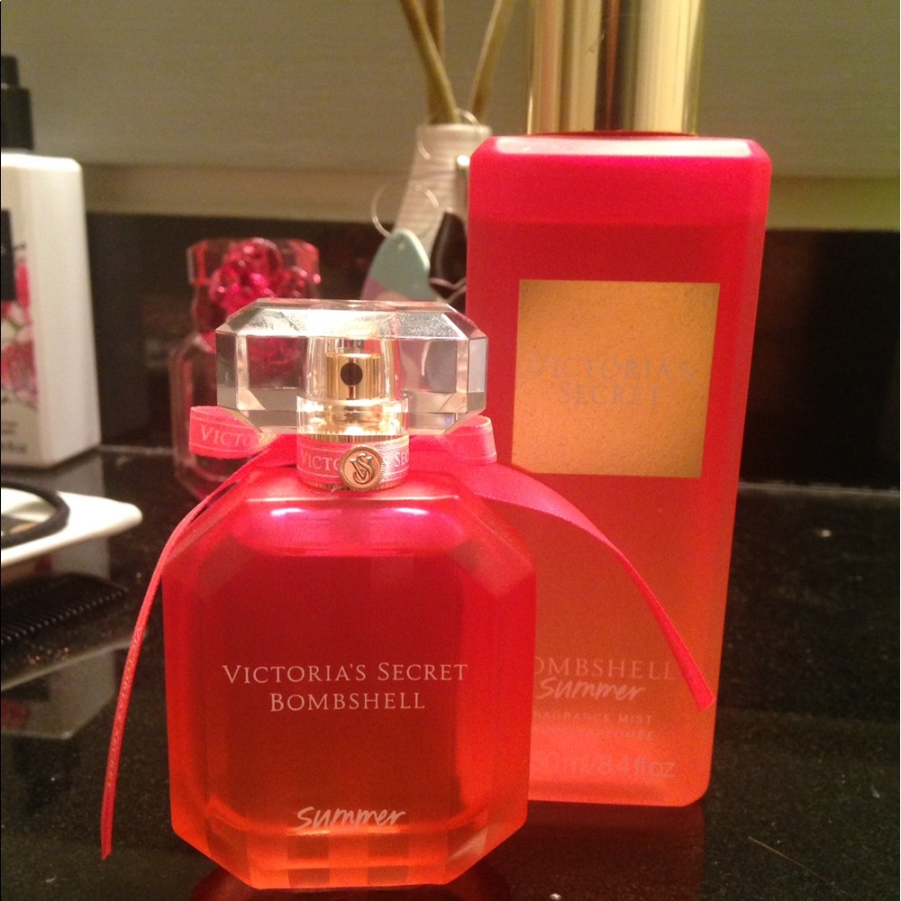Victoria's Secret Bombshell Summer set