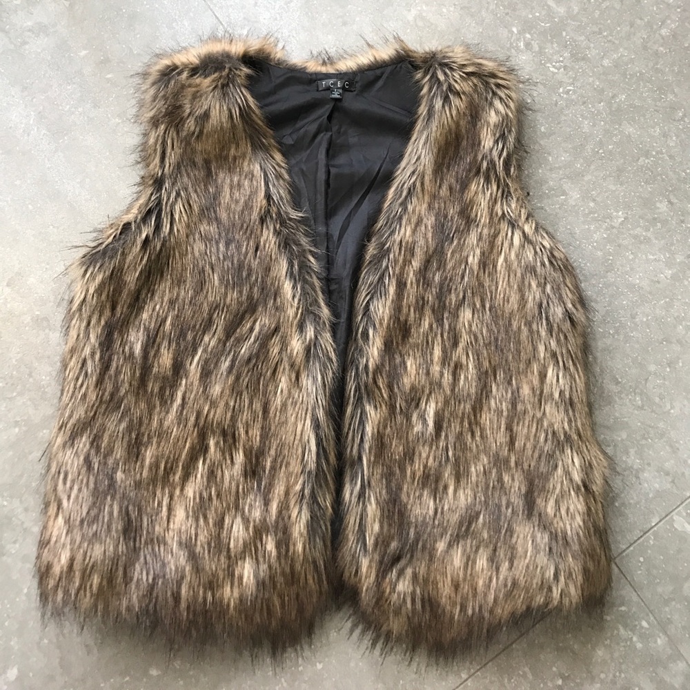 Chestnut fur vest.
