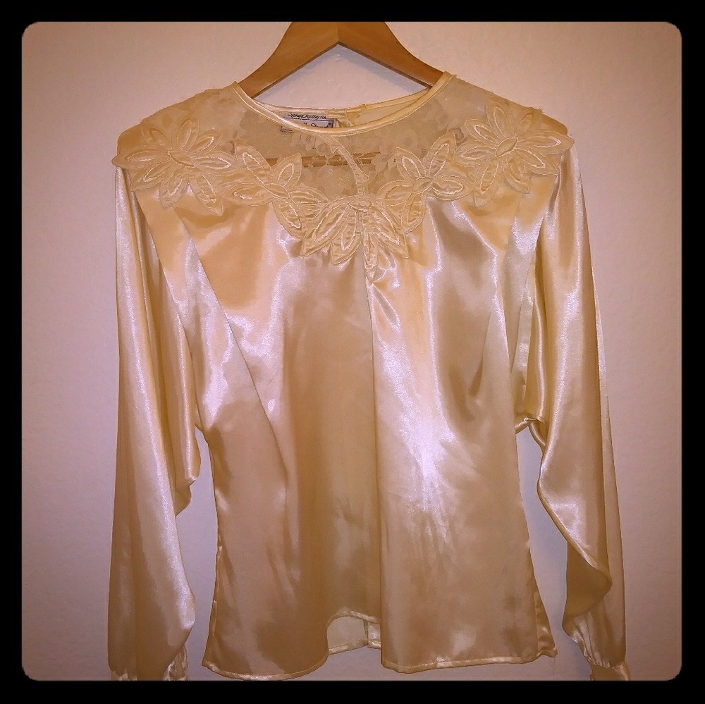 Vintage Women's top w/ matching earring