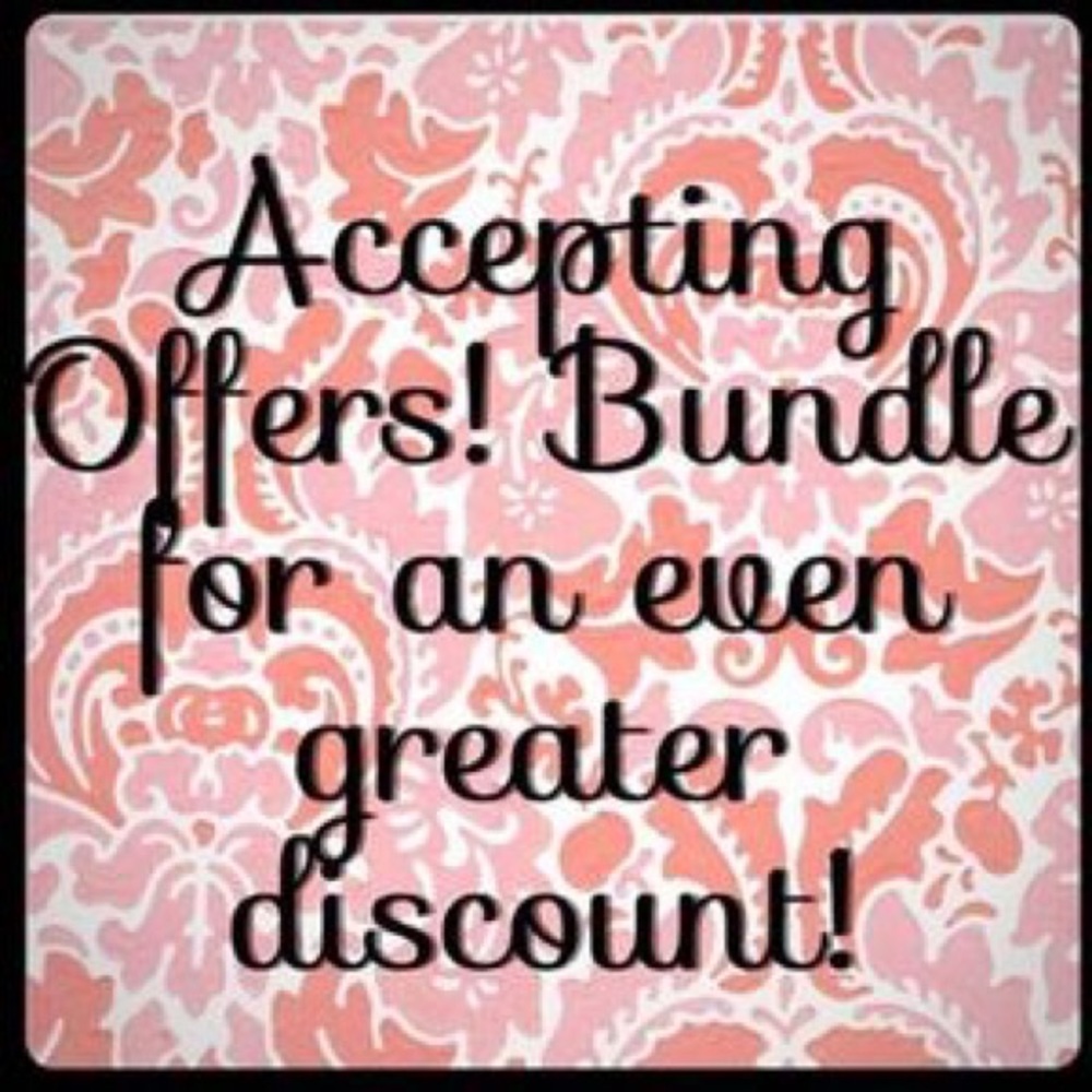 ALL OFFERS ACCEPTED-30%off bundles+ offers❤️
