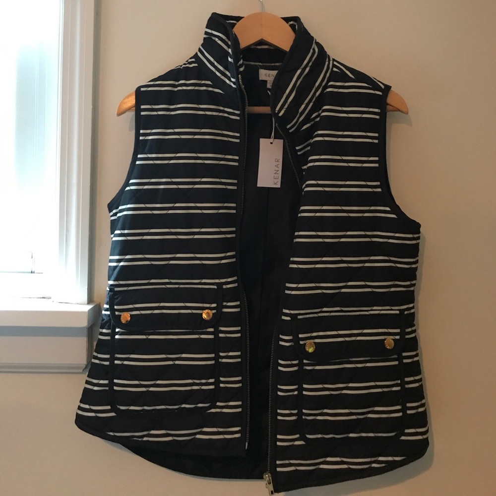 Striped and blue vest set