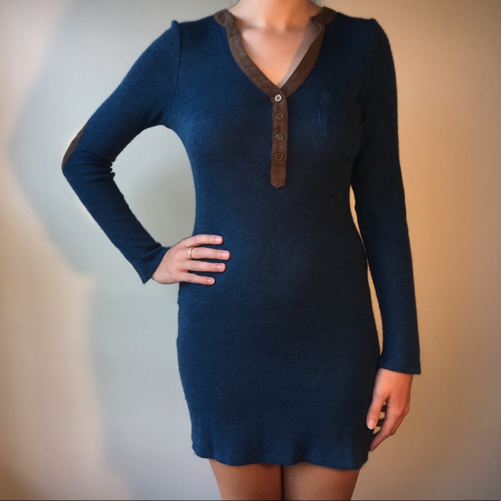 Long sleeve fall dress with fo-swade decor