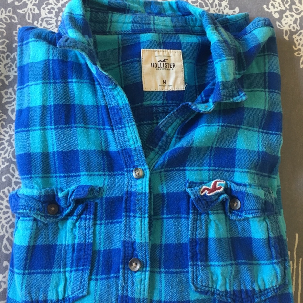 Dark and light blue Hollister flannel