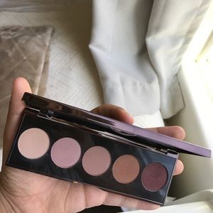 BECCA eyeshadow palette
