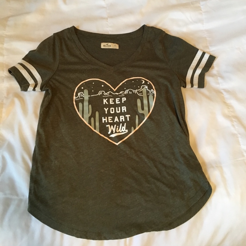 Hollister tshirt