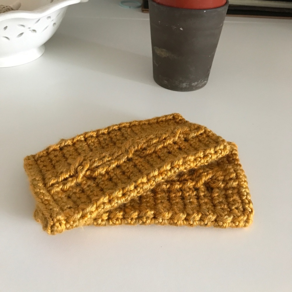 Crochet wrist covers