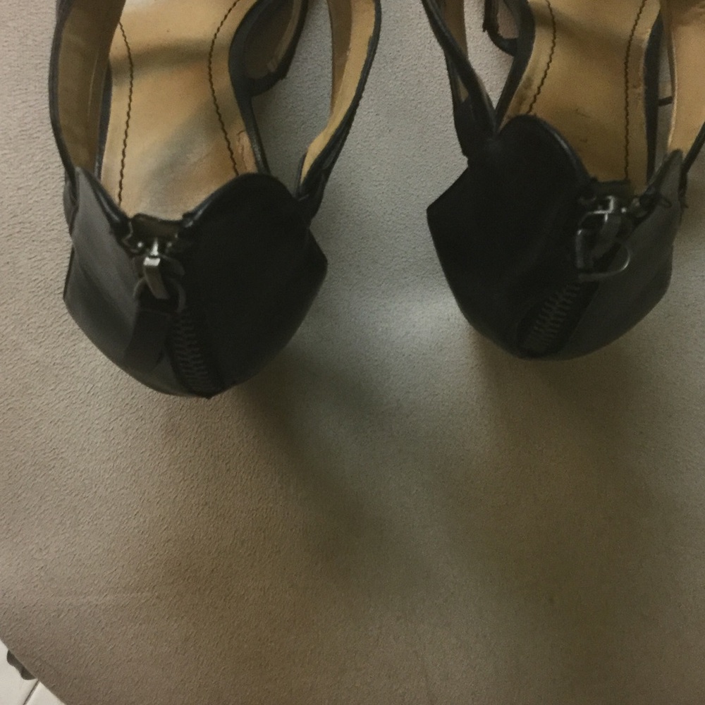 Shoes - Picture 3 of 4