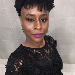 Meet your Posher, Dee dee