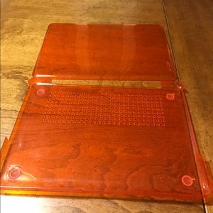 Hard Orange Case for a MacBook Pro 13"