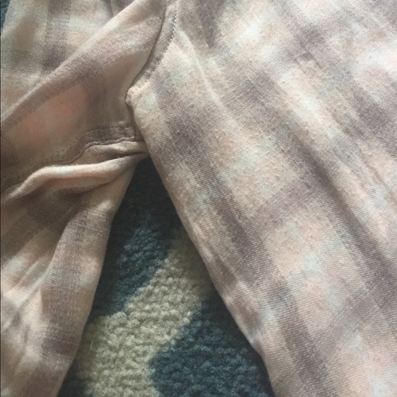 Sooo soft plaid shirt - Picture 5 of 9