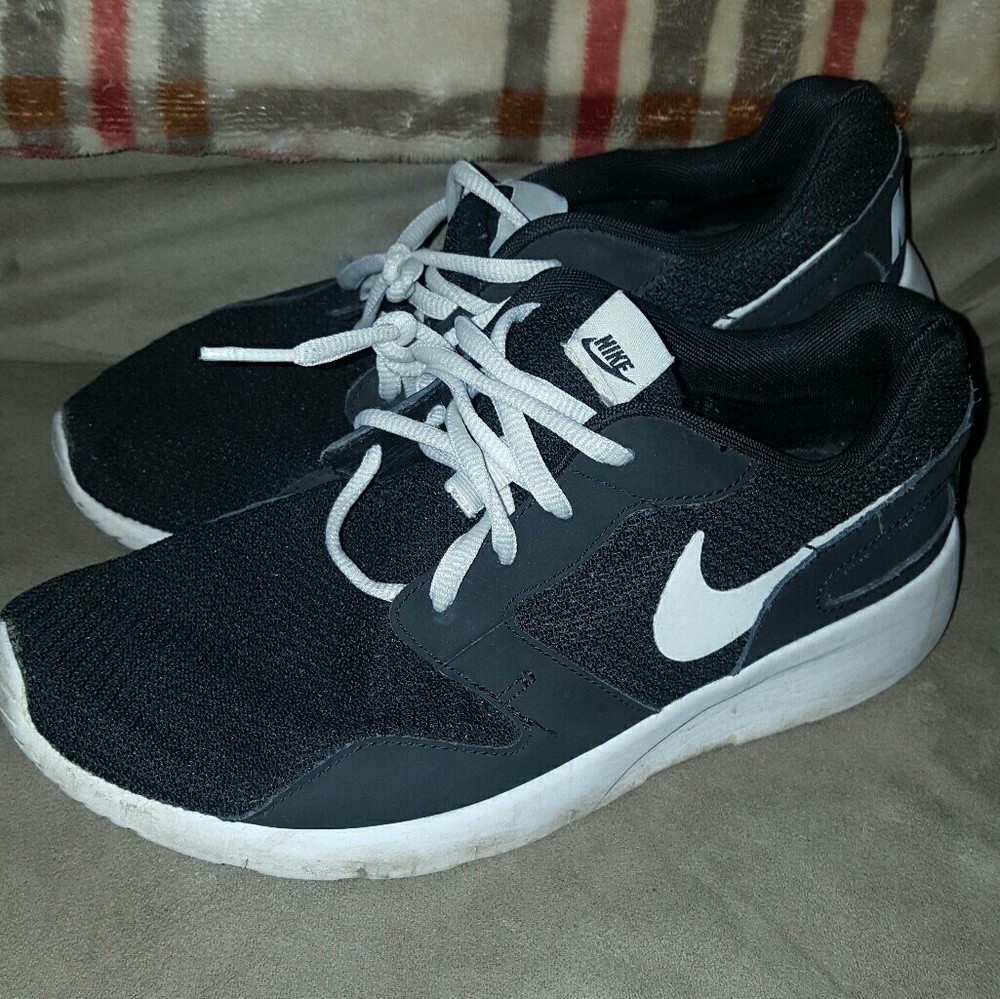 Nikes size 7 in boys but fit like 8 in womens